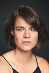 Chantal Dupuis: actrice québécoise, Conservatoire d'art dramatique de Québec, Théâtre de la Bordée, Ex Machina, Périscope
